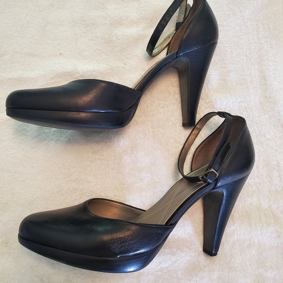 Shoes - Picture 1 of 9